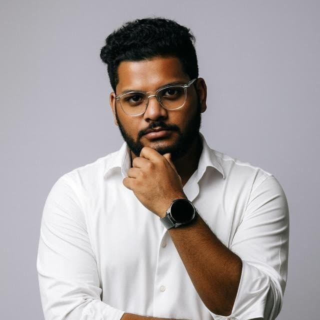 Akash — Graphic Design & UI/UX · Trivandrum 2025 Graduate, Delhi IT Role, Unlearn Academy Kerala